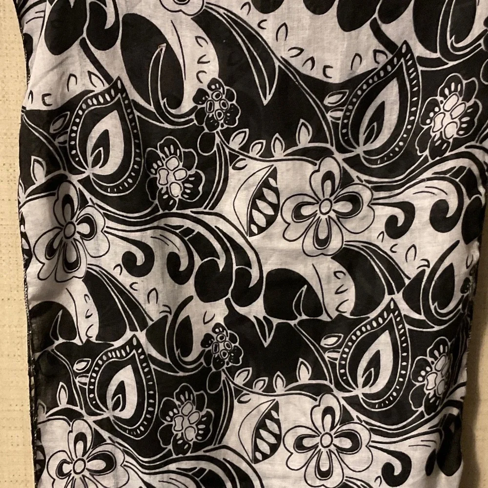 Elegant Black and White Paisley Scarf